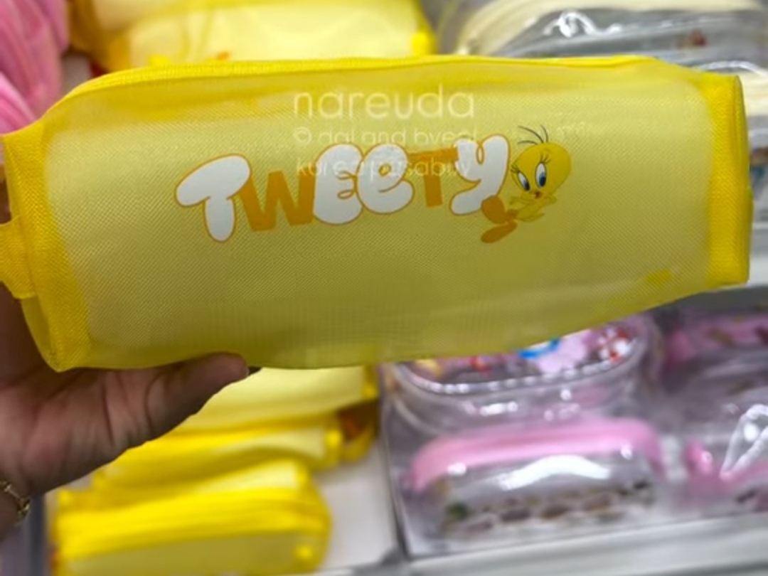 [DAISO] TWEETYBIRD Mesh Yellow Pouch