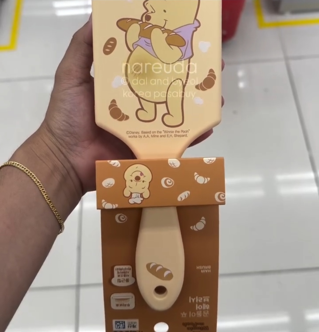 [DAISO] POOH Hair Brush Big (Bread)