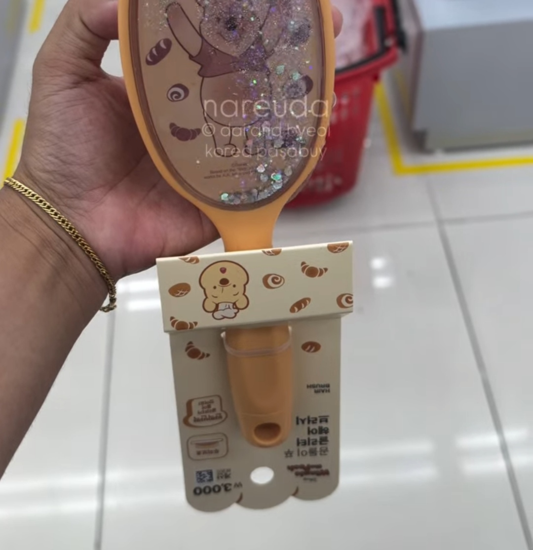 [DAISO] POOH Hair Brush Big Glitter