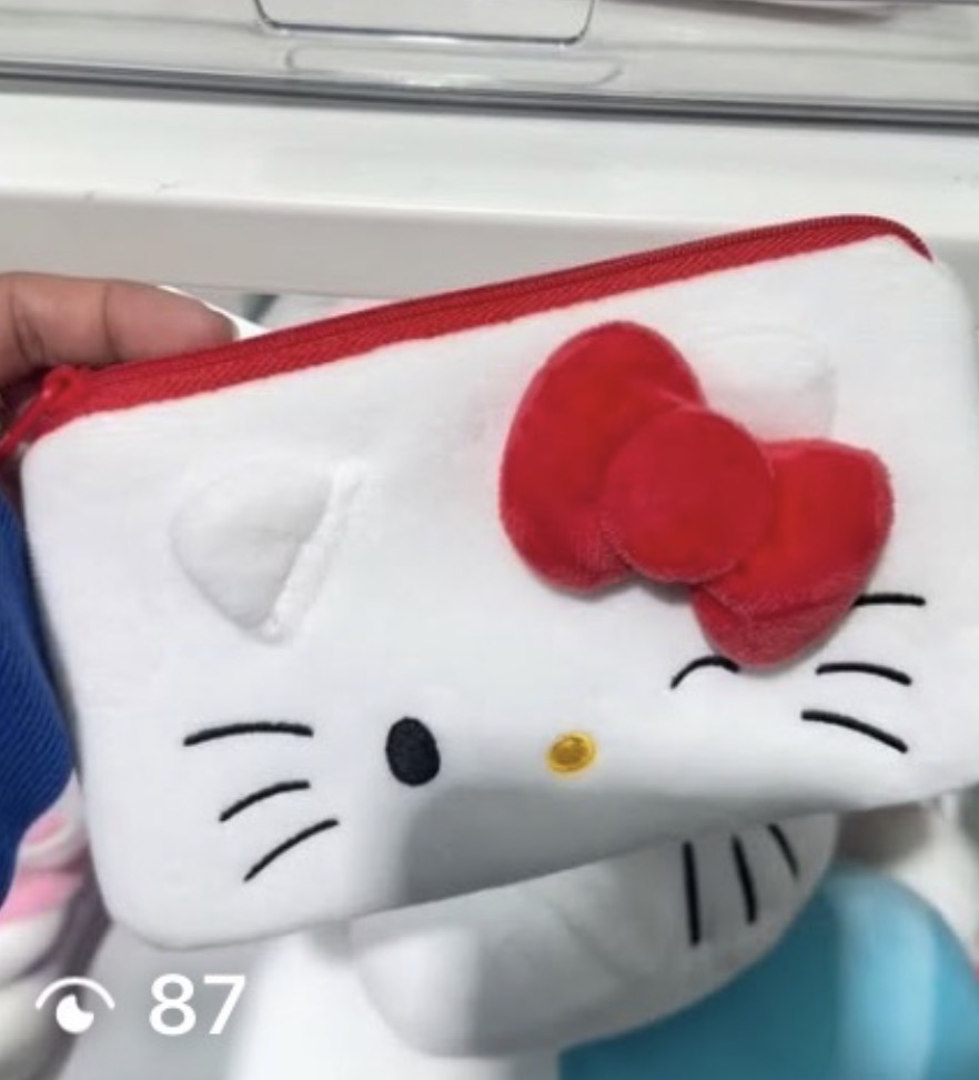 [DAISO] Hello Kitty Mini Pouch