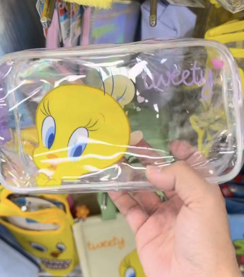 [DAISO] Tweety Bird Pouch Transparent Violet