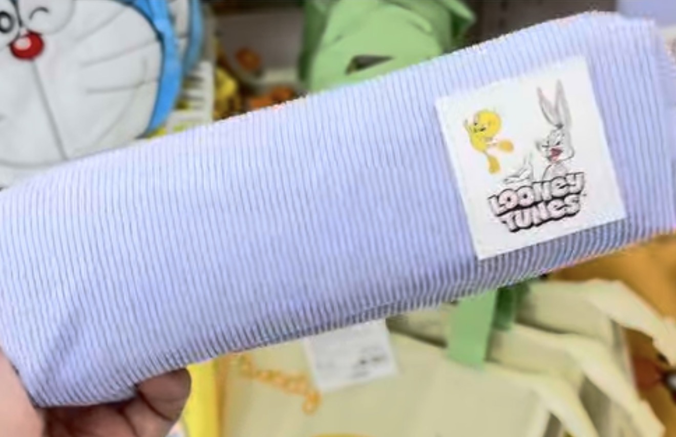 [DAISO] LOONEY TUNES purple pouch